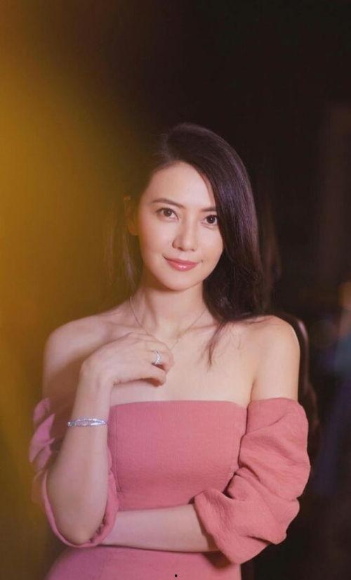 徐英姬生活照,窥见明星的日常魅力 第3张 徐英姬生活照,窥见明星的日常魅力 第3张