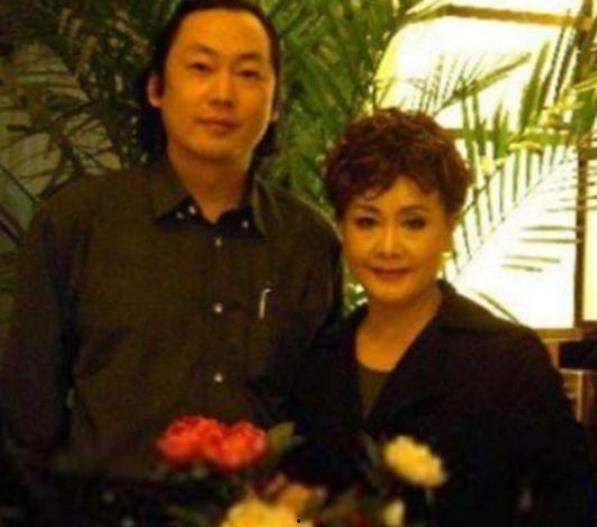 杜金京前夫李安照片,揭秘娱乐圈背后的情感纠葛  第2张