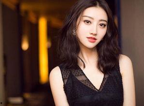 娱乐圈吃瓜背景图女主,揭秘“吃瓜女神”背后的故事 第3张 娱乐圈吃瓜背景图女主,揭秘“吃瓜女神”背后的故事 第3张