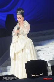 汪明荃背景后台,从影视巨星到慈善大使，揭秘她的传奇人生与深厚背景