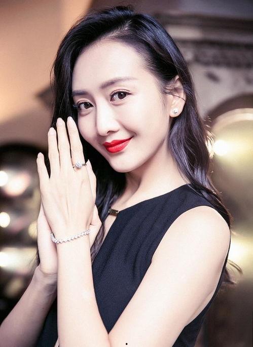 明星长的一模一样的,揭秘明星间的惊人相似之谜” 第3张 明星长的一模一样的,揭秘明星间的惊人相似之谜” 第3张